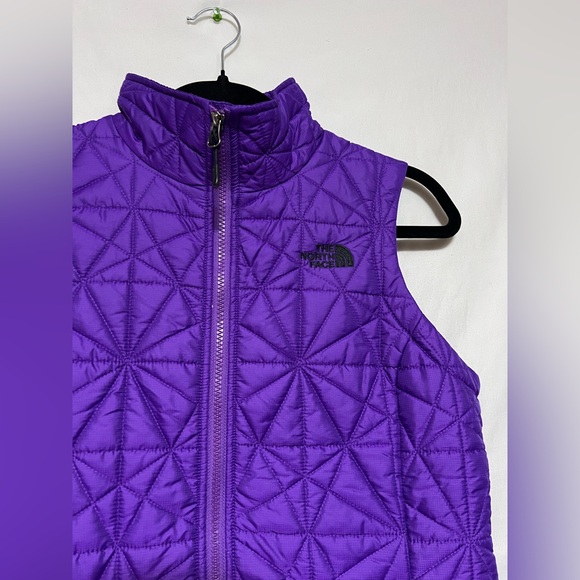 The North Face Vibrant Purple Packable Thermoball Quilted Puffer Vest | Fall - Picture 6 of 14